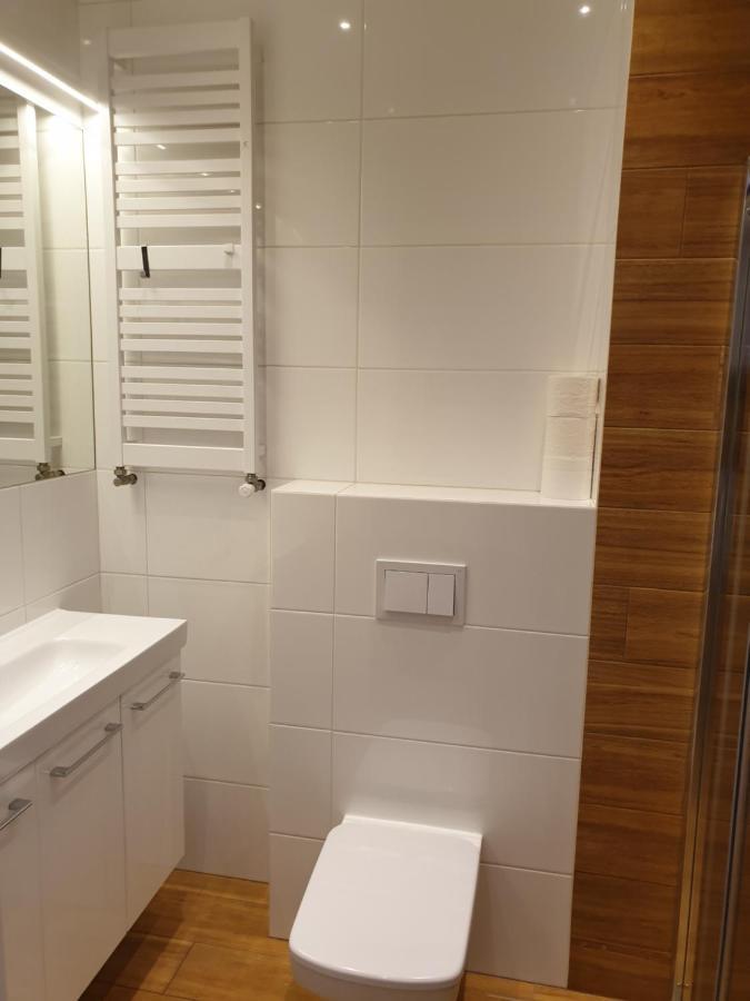 Maly Apartament W Zieleni Blisko Jeziora Сьрода-Велькопольска Экстерьер фото