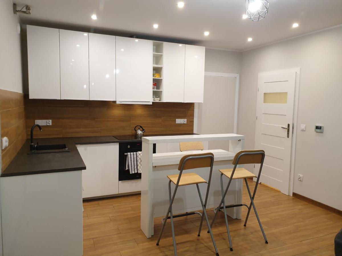 Maly Apartament W Zieleni Blisko Jeziora Сьрода-Велькопольска Экстерьер фото