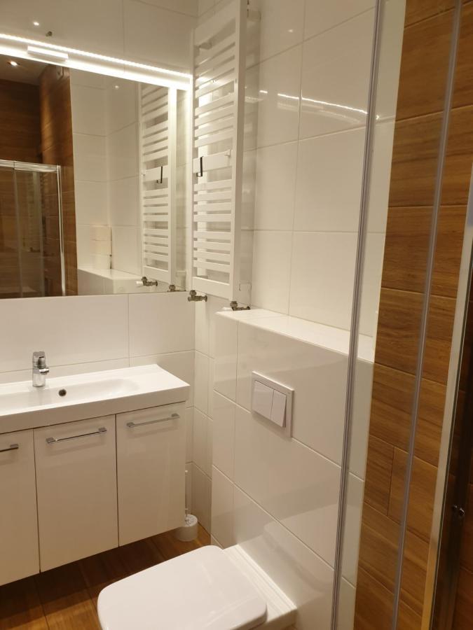 Maly Apartament W Zieleni Blisko Jeziora Сьрода-Велькопольска Экстерьер фото